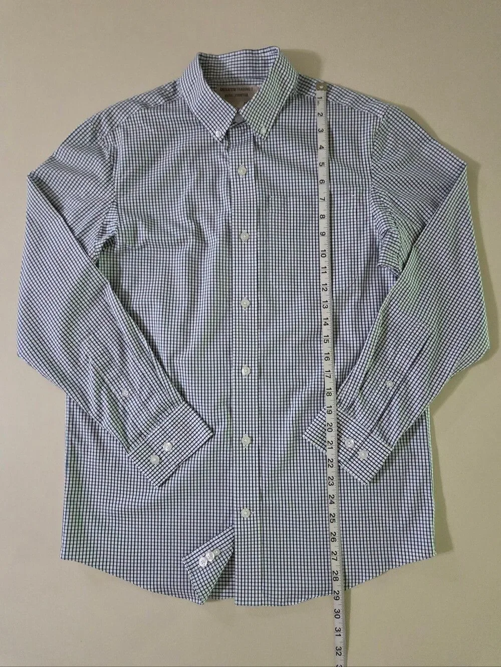 Duluth Trading Co. Men's Gray Check Wrinklefighter Relaxed Fit Long Sleeve Shirt